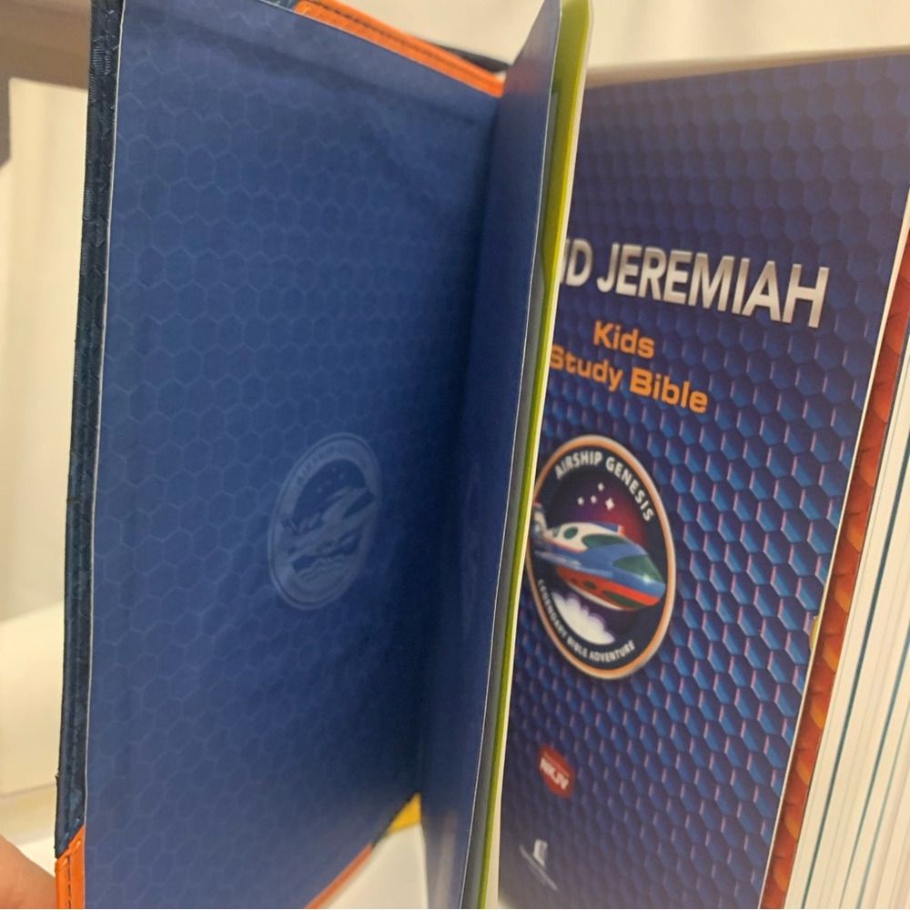 David Jeremiah Bible New in Box - Picture 3 of 9